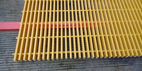 Walkways FRP Fiberglass Grating Panels 4×8 Durable Yellow