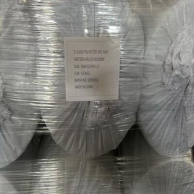 Оптовая E Glass Polyester Veil Mat MAT300+VEIL20 1600MM, 6 роллов на партию, E-glass fiber veil mat для FRP композита, коррозионно устойчивый, изготовленный на китайском заводе с стабильным поставкой партий.